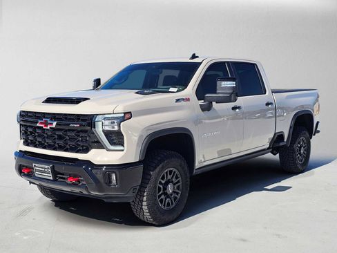 Used 2026 Chevrolet Silverado 2500 ZR2 AWD/4WD image 7