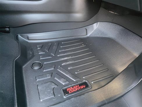 Used 2023 Chevrolet Tahoe Z71 w/ Z71 Off-Road Package image 13