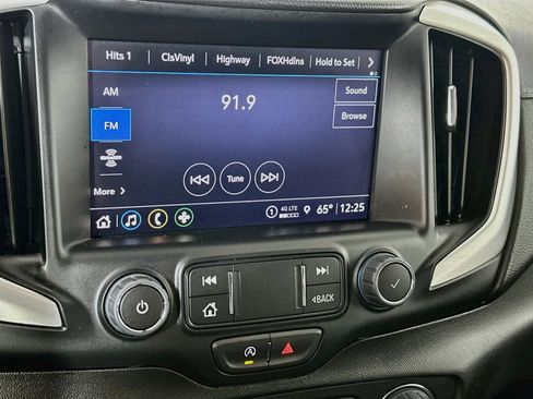 Used 2024 GMC Terrain SLT AWD/4WD image 14
