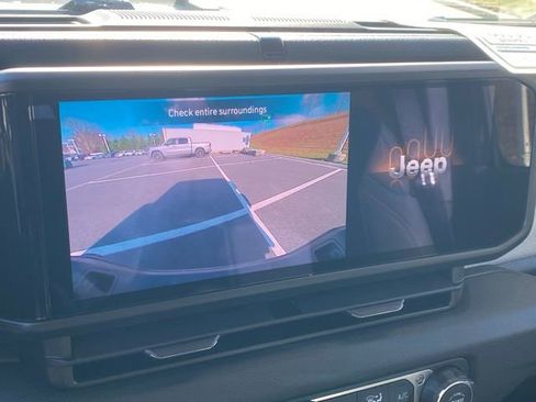 New 2026 Jeep Gladiator Sport AWD/4WD image 3