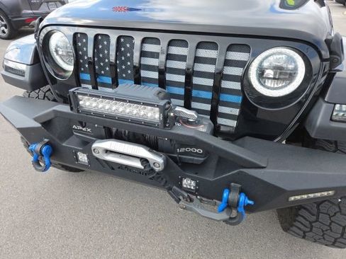 Used 2023 Jeep Gladiator Sport AWD/4WD image 34
