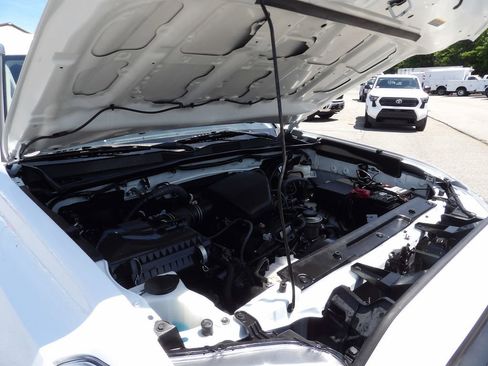 Used 2022 Toyota Tacoma SR RWD image 39