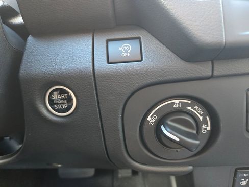 New 2025 Nissan Frontier SV w/ SV Convenience Package image 14