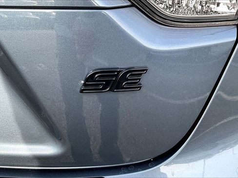 Used 2022 Toyota Corolla SE image 8