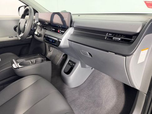 Used 2025 Hyundai Ioniq 5 SEL RWD image 32