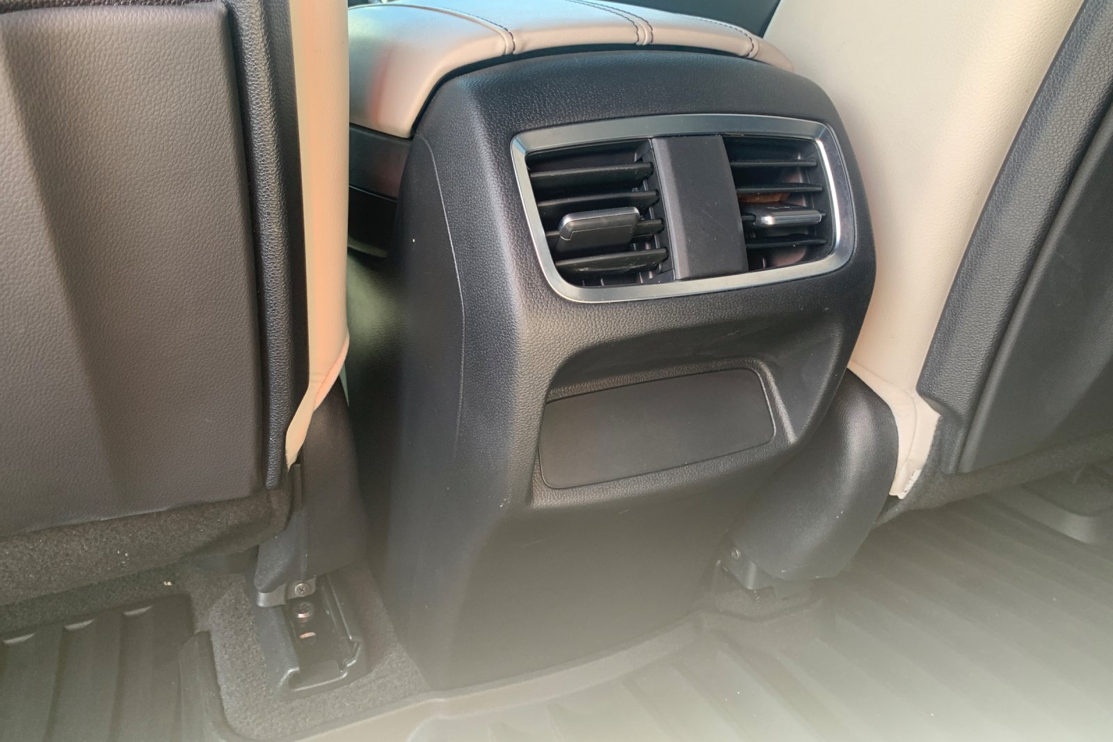 Used 2025 Acura RDX SH-AWD image 16