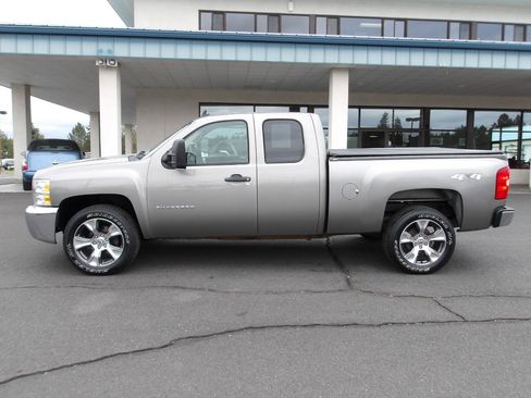 Used 2013 Chevrolet Silverado 1500 LT w/ All-Star Edition AWD/4WD image 2