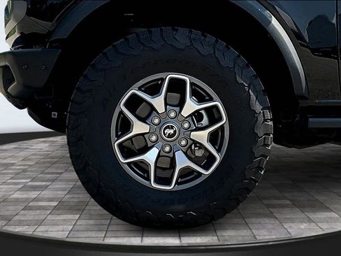 Used 2024 Ford Bronco Badlands image 25