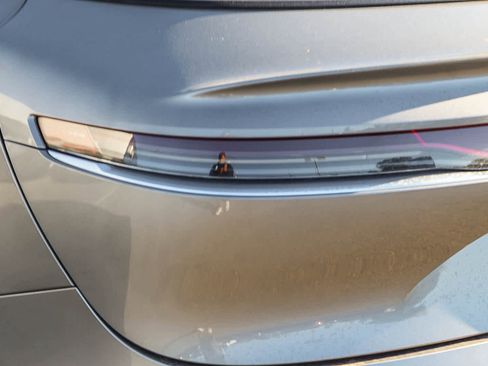 Used 2023 Lucid Air Touring image 7