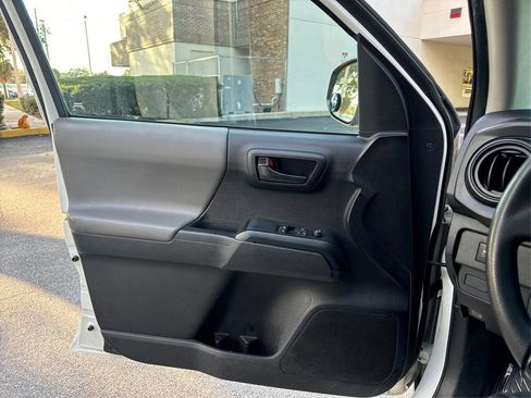 Used 2022 Toyota Tacoma SR RWD image 18