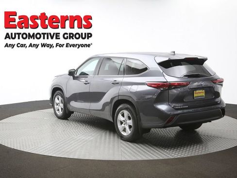 Used 2022 Toyota Highlander LE image 65