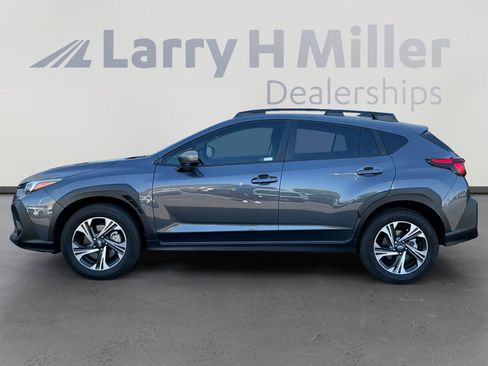 Used 2025 Subaru Crosstrek 2.0i Premium AWD/4WD image 2