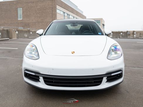 Used 2017 Porsche Panamera 4S image 2
