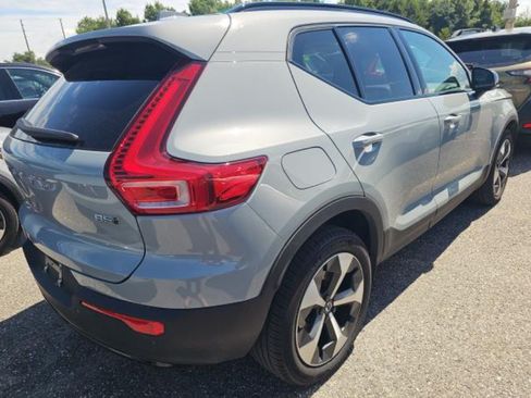 Certified 2026 Volvo XC40 B5 Plus AWD/4WD image 3