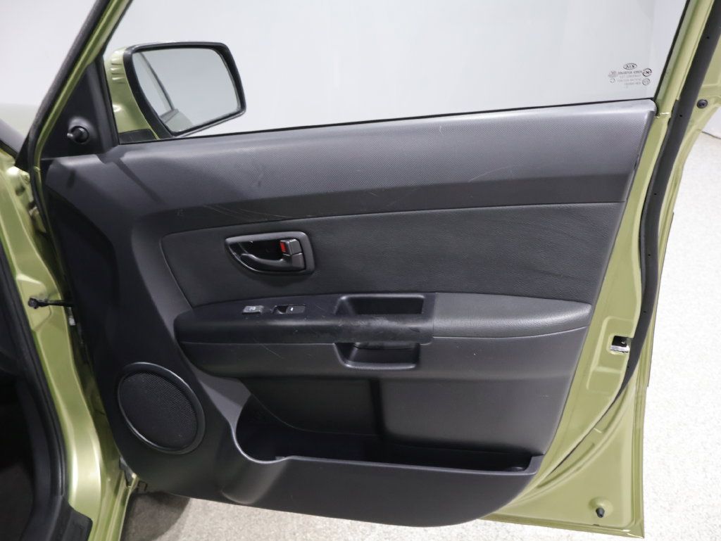 Used 2012 Kia Soul FWD image 26