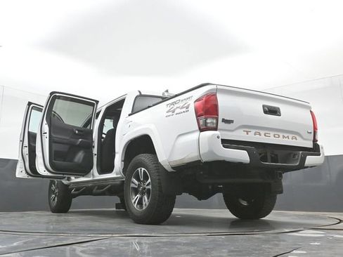 Used 2016 Toyota Tacoma TRD Sport w/ Premium & Technology Package image 53