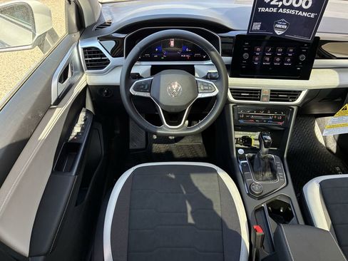 New 2026 Volkswagen Taos SE image 14