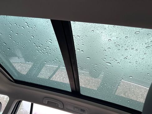 Used 2016 Volkswagen Golf SE image 17