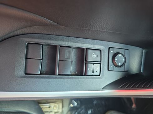 Used 2021 Toyota RAV4 XLE w/ Convenience Package AWD/4WD image 28