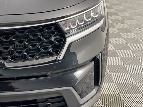 Used 2022 Kia Sorento S image 9