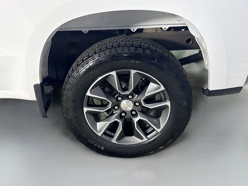 Used 2024 Chevrolet Silverado 1500 LT AWD/4WD image 37