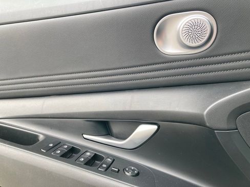 Used 2024 Hyundai Elantra SEL w/ Convenience Package image 14