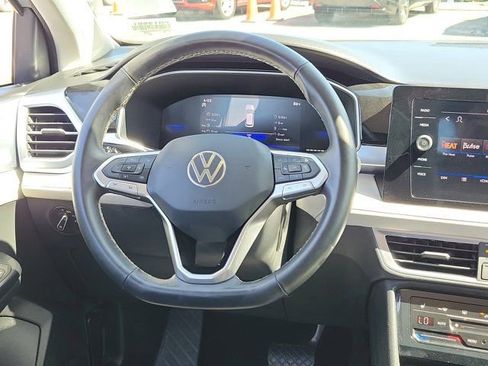 Used 2025 Volkswagen Taos SE FWD image 22