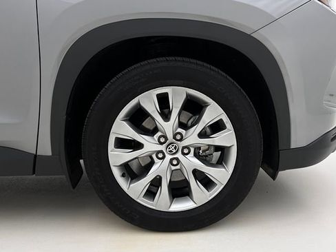 Used 2025 Toyota Grand Highlander AWD image 29