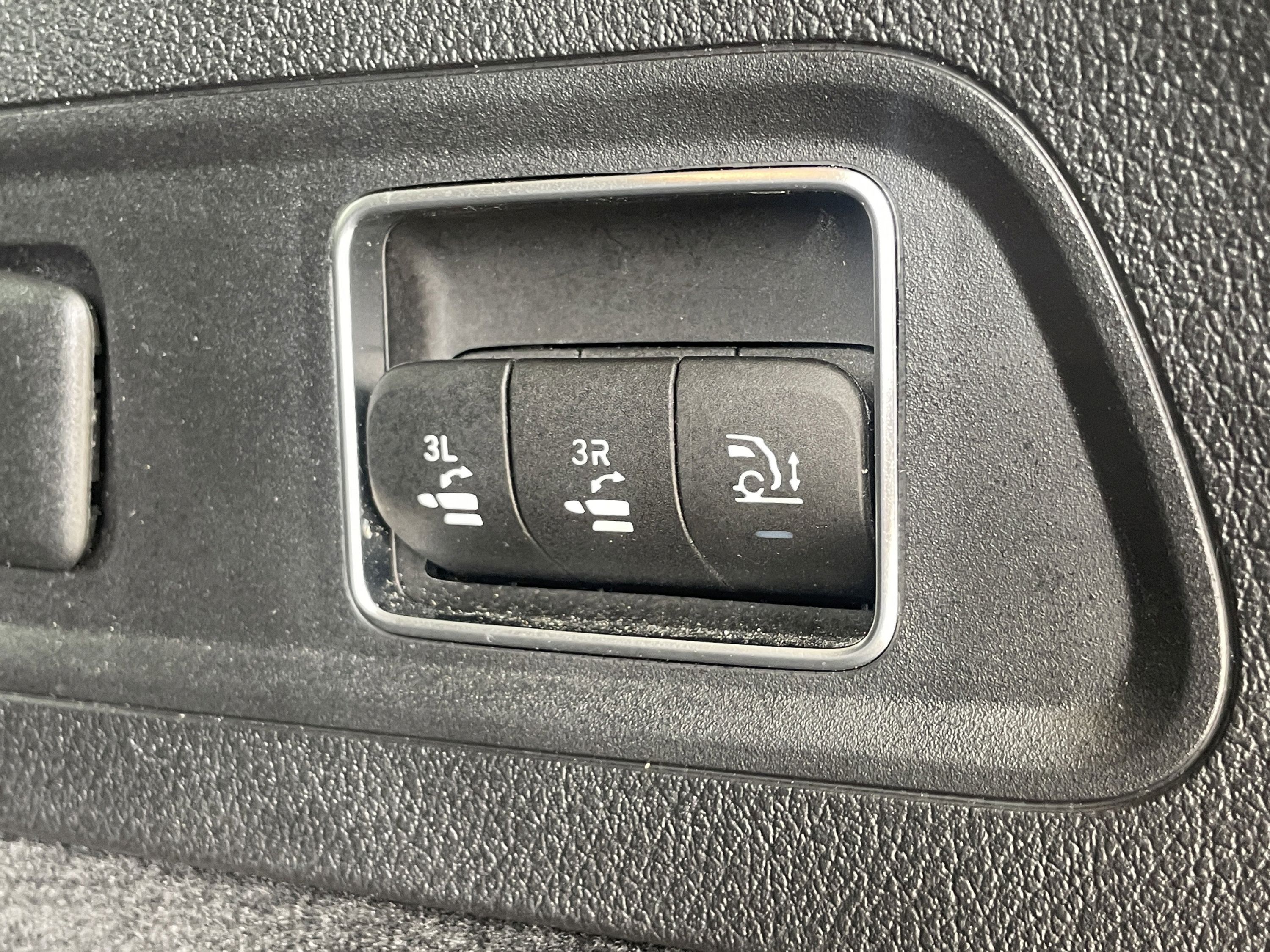 Used 2023 Mercedes-Benz GLS 580 4MATIC image 39