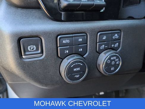 Certified 2022 Chevrolet Silverado 1500 LTZ w/ LTZ Premium Package AWD/4WD image 36