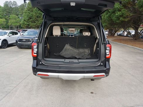 Used 2023 Ford Expedition Limited AWD/4WD image 18