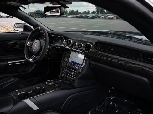 Used 2020 Ford Mustang Shelby GT500 w/ Technology Package RWD image 43