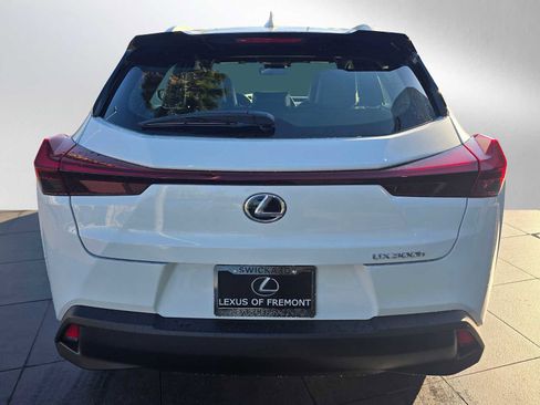 New 2026 Lexus UX 300h FWD image 4