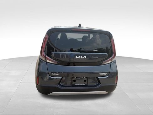 Used 2025 Kia Soul LX w/ LX Technology Package FWD image 4