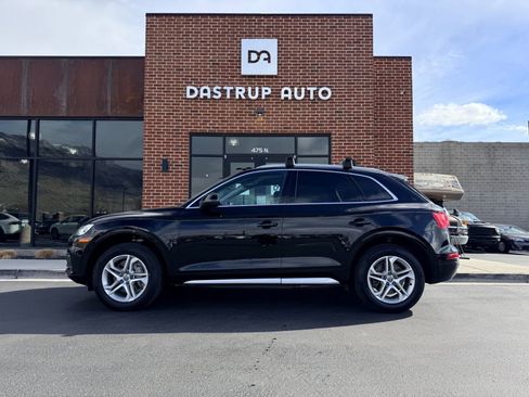 Used 2019 Audi Q5 2.0T Premium w/ Convenience Package image 4