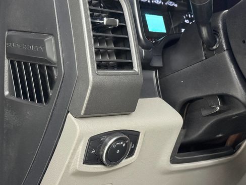 Used 2018 Ford F550 4x4 Regular Cab Super Duty image 47