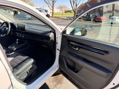 Used 2024 Honda CR-V EX-L image 15