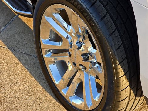 Used 2020 GMC Yukon SLT w/ Premium Edition image 8