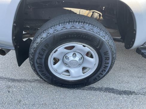 Used 2019 Toyota Tacoma SR w/ SR Convenience Package AWD/4WD image 12