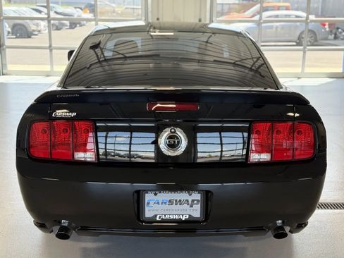 Used 2007 Ford Mustang GT Premium RWD image 4