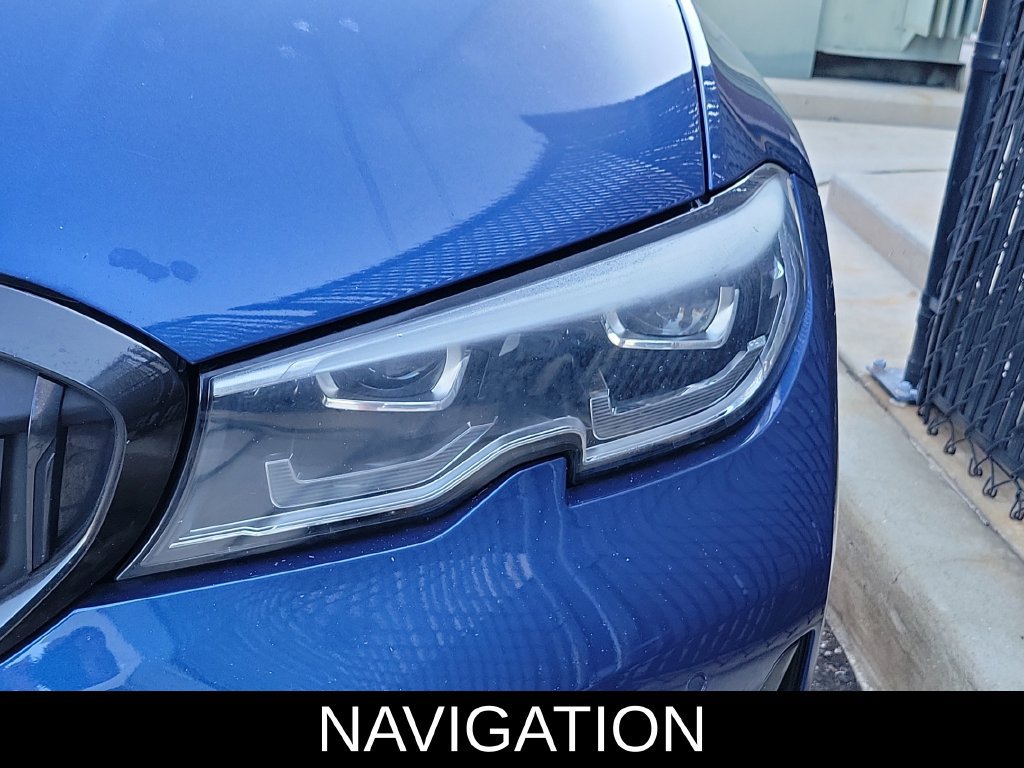 Used 2022 BMW 330i Sedan w/ Convenience Package RWD image 2