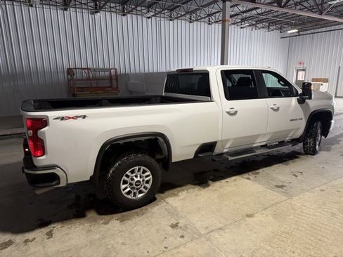 Used 2023 Chevrolet Silverado 2500 LT w/ Snow Plow Prep/Camper Package image 25