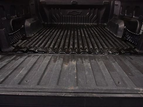 Used 2022 Chevrolet Silverado 1500 LT AWD/4WD image 13
