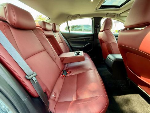 Used 2024 MAZDA MAZDA3 s image 39