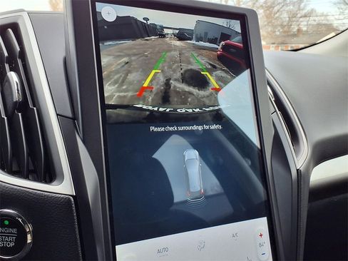 Used 2023 Ford Edge SEL w/ Convenience Package image 8