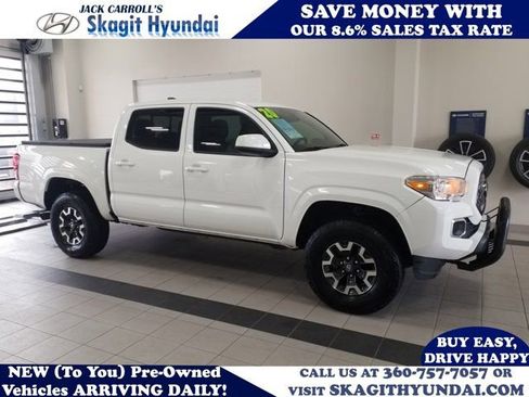 Used 2020 Toyota Tacoma SR image 1