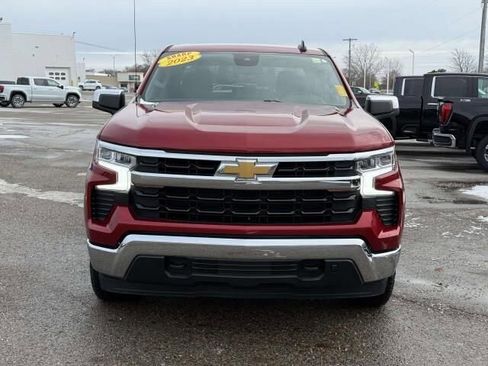 Used 2023 Chevrolet Silverado 1500 LT w/ Z71 Off-Road Package image 3