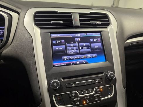 Used 2016 Ford Fusion SE FWD image 20