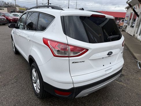 Used 2016 Ford Escape SE w/ Equipment Group 201A image 4