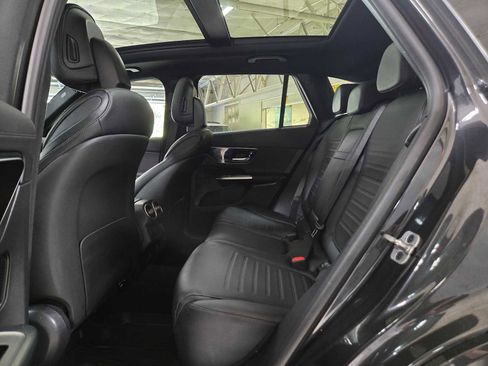 Used 2024 Mercedes-Benz GLC 300 4MATIC image 14